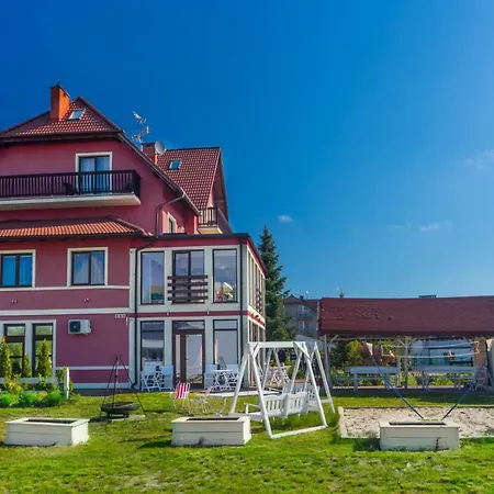 Karmazynowa Przystań Kompleks wypoczynkowy