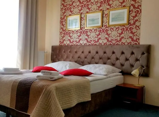 Karmazynowa Przystan פארק נופש